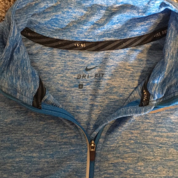 Nike Women’s Half Zip - Picture 3 of 4